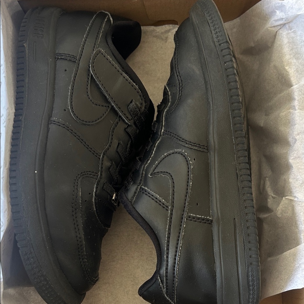 Nike Men's All-Black Sneakers